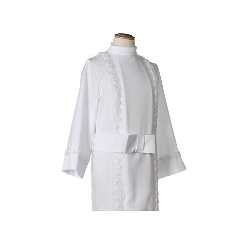 Aube Première Communion pli central passementerie roses et ceinture avec noeud 4
