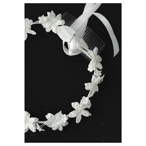 Corona blanca vestido de la Primera Comunión perlas y flores 4