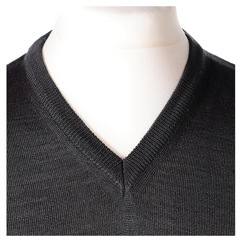 V-neck jumper for clergymen grey plain knit In Primis 2