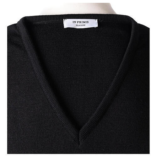 Priest V-neck sweatshirt In Primis, plain black fabric, 50% merino wool 50% arcylic 6