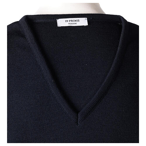 Priest V-neck sweatshirt In Primis, plain blue fabric, 50% merino wool 50% arcylic 6