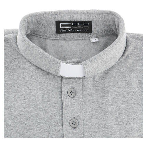 Camiseta polo clergy afelpada 3 botones gris claro CocoCler 3