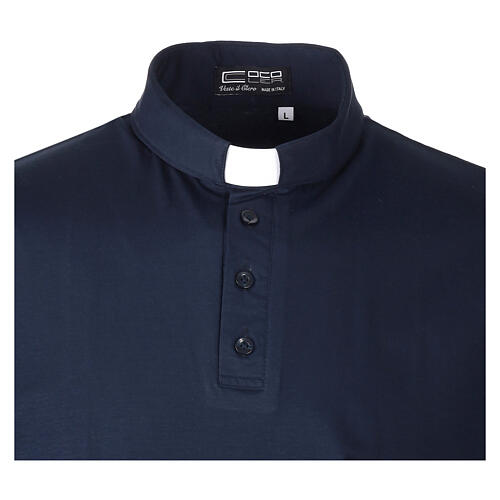 Pólo em algodão fio de Escócia Cococler com colarinho clergy azul manga curta 3