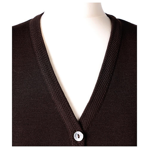 Gilet suora marrone con tasche collo a V 50% acrilico 50% lana merino In Primis 2
