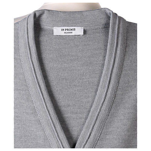 Short pearl grey nun cardigan In Primis, sleeveless, V-neck, 50% merino wool 50% acrylic 6