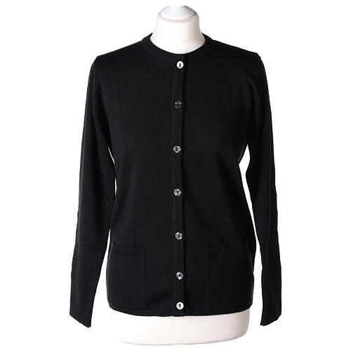 Casaco de malha preto tricô plano gola coreana para freira com bolsos, 50% acrílico e 50% lã de merino, linha "In Primis" 1