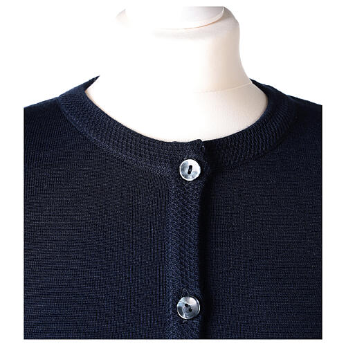 Casaco de malha azul tricô plano gola coreana para freira com bolsos, 50% acrílico e 50% lã de merino, linha "In Primis" 2