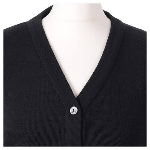 Casaco de malha curto preto para religiosa com botões mistura de lã In Primis 2