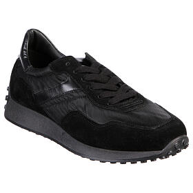 Sneaker der Marke In Primis aus schwarzem Stoff mit Lederdetails