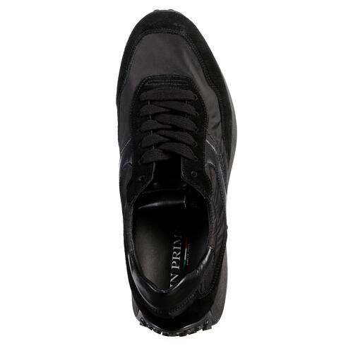 Sneaker der Marke In Primis aus schwarzem Stoff mit Lederdetails 5
