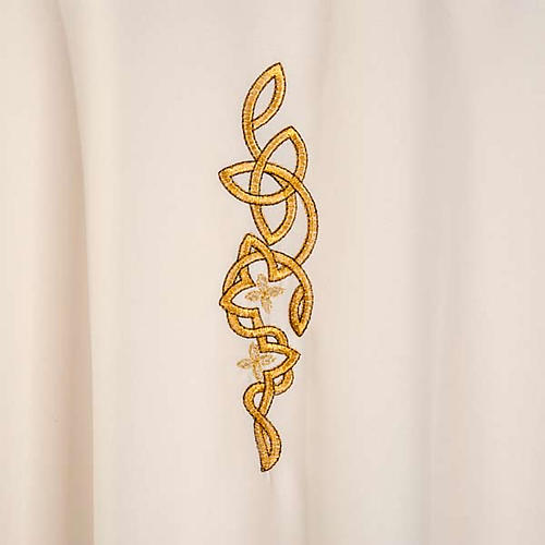 Liturgical chasuble with golden embroidery 4