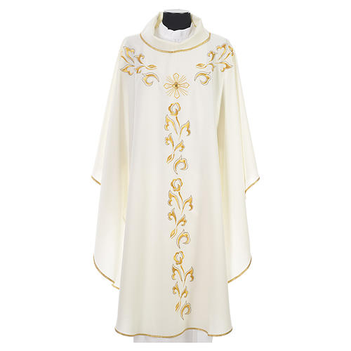 Casulla litúrgica con bordado dorado y cruz. 4