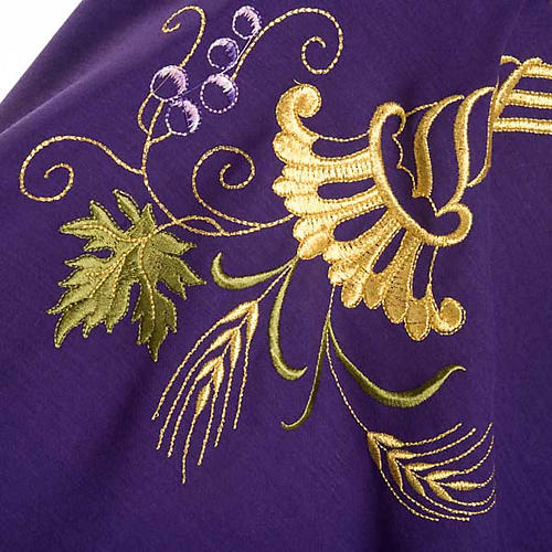 Chasuble in wool with IHS symbol and gold motifs 8