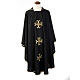 Casulla sacerdotal negra 3 cruces doradas s1