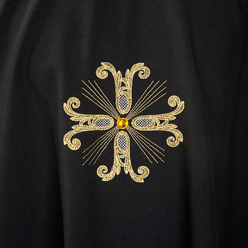 Casula para sacerdote preta 3 cruzes douradas frente e traseiras 3