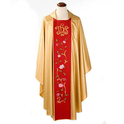 Casulla sacerdotal dorada con estolón rojo IHS rosas 1