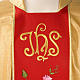 Casulla sacerdotal dorada con estolón rojo IHS rosas s3