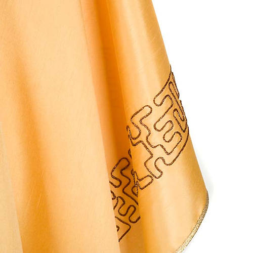 Chasuble dorée shantung croix stylisée 4