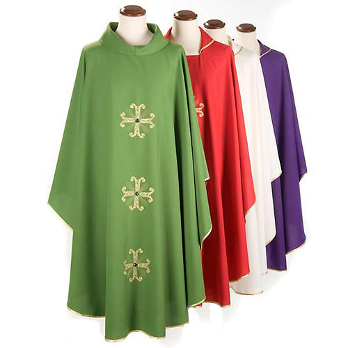 Chasuble with three crosses and glass pearl 1