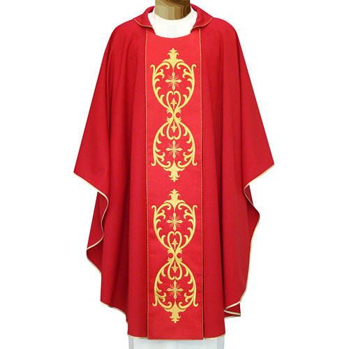 Chasuble in double twisted wool yarn and lurex with embroidery 1