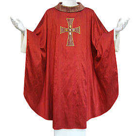 Casullas: Casulla 100% lana, detalles en 100% seda, vidrio de murano