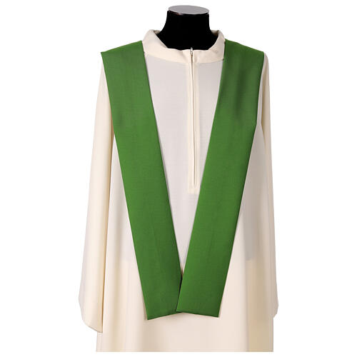 Chasuble in polyester with floral embroidery 6