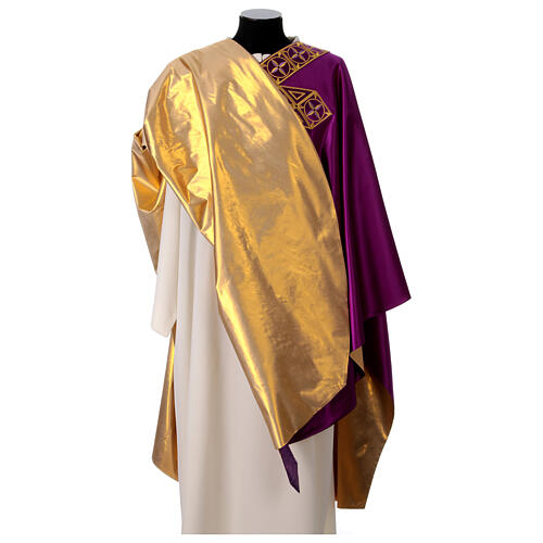 Chasuble gotique 100% pure soie broderie sur bande centrale 12