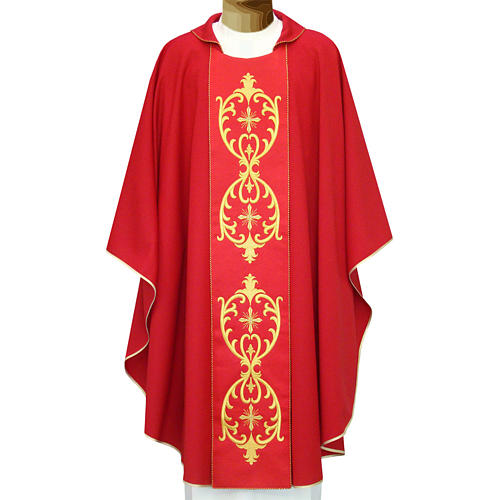 Chasuble in wool, double twisted yarn and embroidered galloon 1