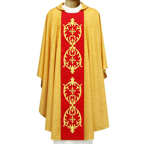 Gold Catholic Chasuble in wool, double twisted yarn, embroidered galloon 1