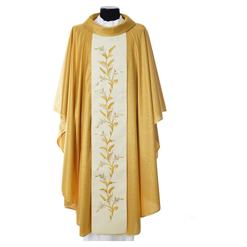 Gold chasuble in wool with double twisted yarn and embroidery 1