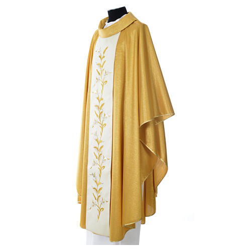 Gold chasuble in wool with double twisted yarn and embroidery 2