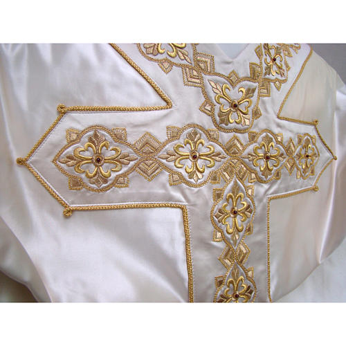 Chasuble in pure silk with hand-embroidered motif 2