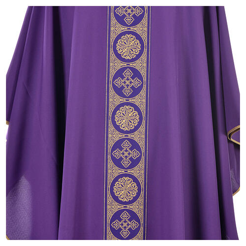 Chasuble 100% polyester décors croix dorées 10