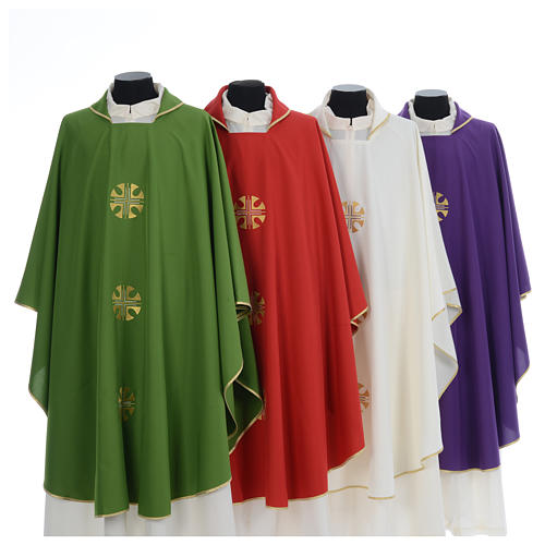 Chasuble in polyester crepe with three crosses and golden edges 1