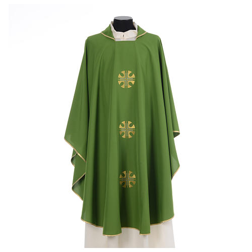 Chasuble in polyester crepe with three crosses and golden edges 3