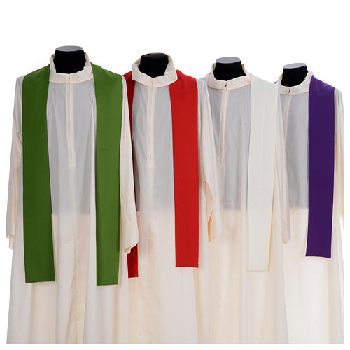Chasuble in polyester crepe with three crosses and golden edges 7