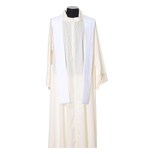 Chasuble with V neckline and decoration on front and back, 100% polyester 11