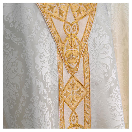 Chasuble damas sable filigrané finitions or 8