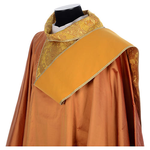 Casula sacerdotale seta oro 100% ricamo dorato 5