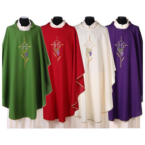 Chasuble with flower decorations, 100% polyester 1