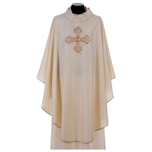 Casulla blanca bordada a mano seda y lana Monasterio Montesole 1