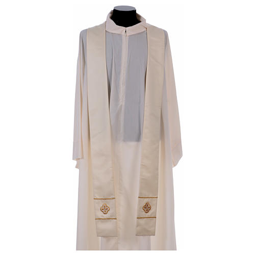 Casulla blanca bordada a mano seda y lana Monasterio Montesole 5