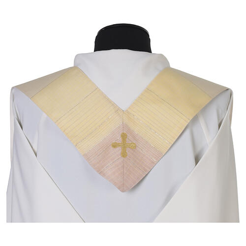 Chasuble en laine lurex croix au centre brodée à la machine Gamma 21