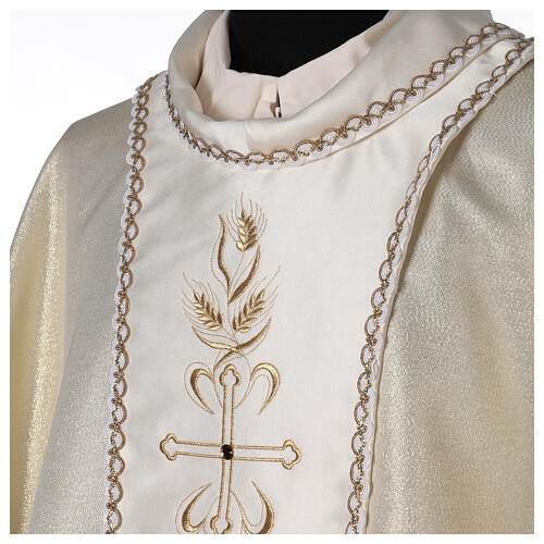 Chasuble tissu papal doré étole bande centrale et pierre 2