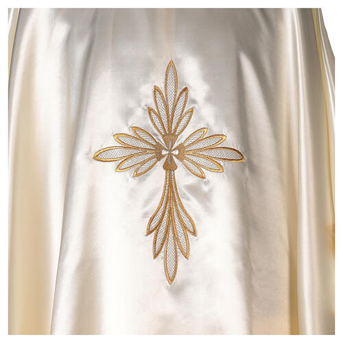 Chasuble en satin brodé or avec croix 2