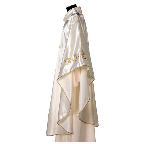 Chasuble en satin brodé or avec croix 3