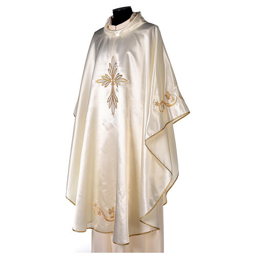 Chasuble en satin brodé or avec croix 4