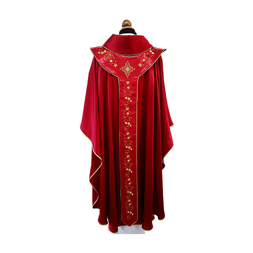 Catholic Chasuble in embroidered silk with shiny precious stones 3
