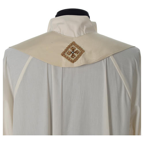 Chasuble 100% soie bande centrale brodée main collet Gamma 10