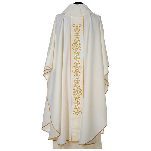 Chasuble ivoire 100% polyester bande centrale satinée IHS et broderie 5